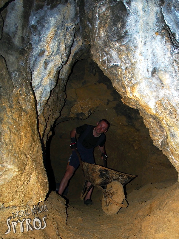 Fúriková jaskyňa