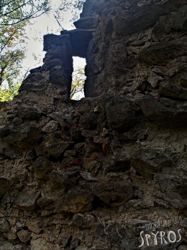 Hrad Lipovce - severná veža