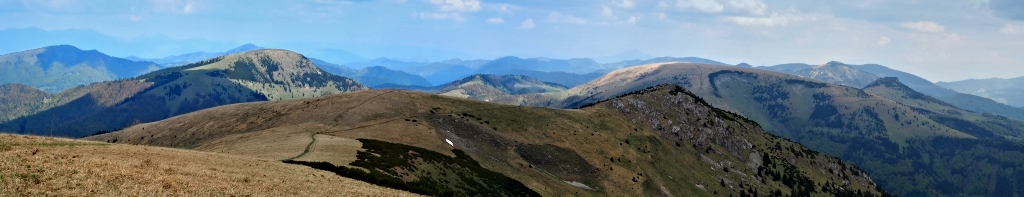 Veľká Fatra - pohľad z Ostredku na sever (panoráma)