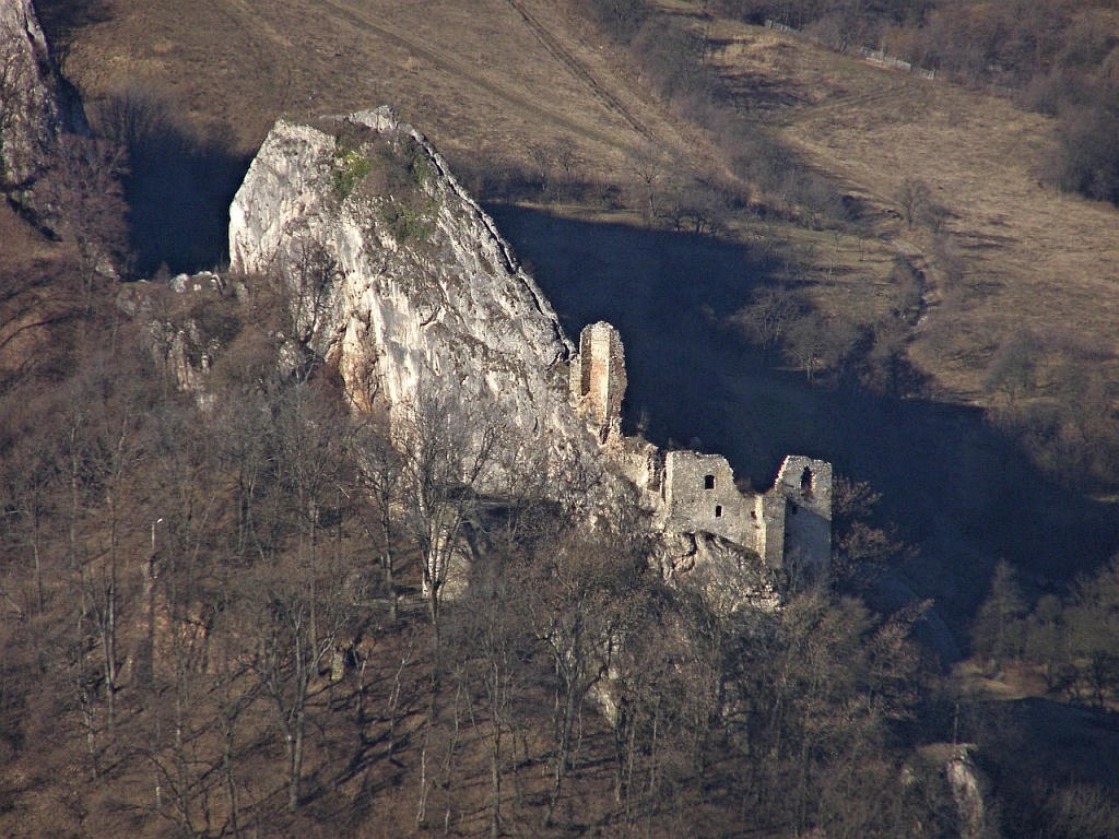 Hrad Lednica - Letecký pohľad
